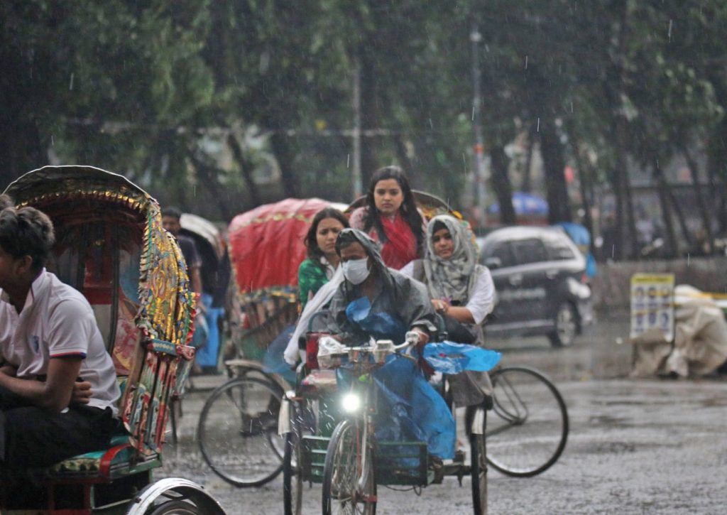 অতি ভারী বৃষ্টি ও ভূমিধস নিয়ে নতুন বার্তা