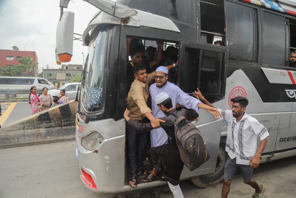 স্বস্তির যাত্রায় ভাড়ার ধকল