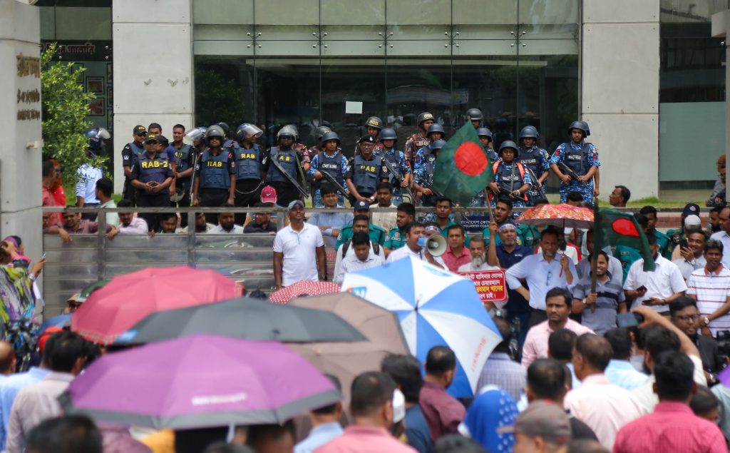 এনবিআর-এর ধর্মঘটে প্রতিদিন ক্ষতি আড়াই হাজার কোটি টাকা