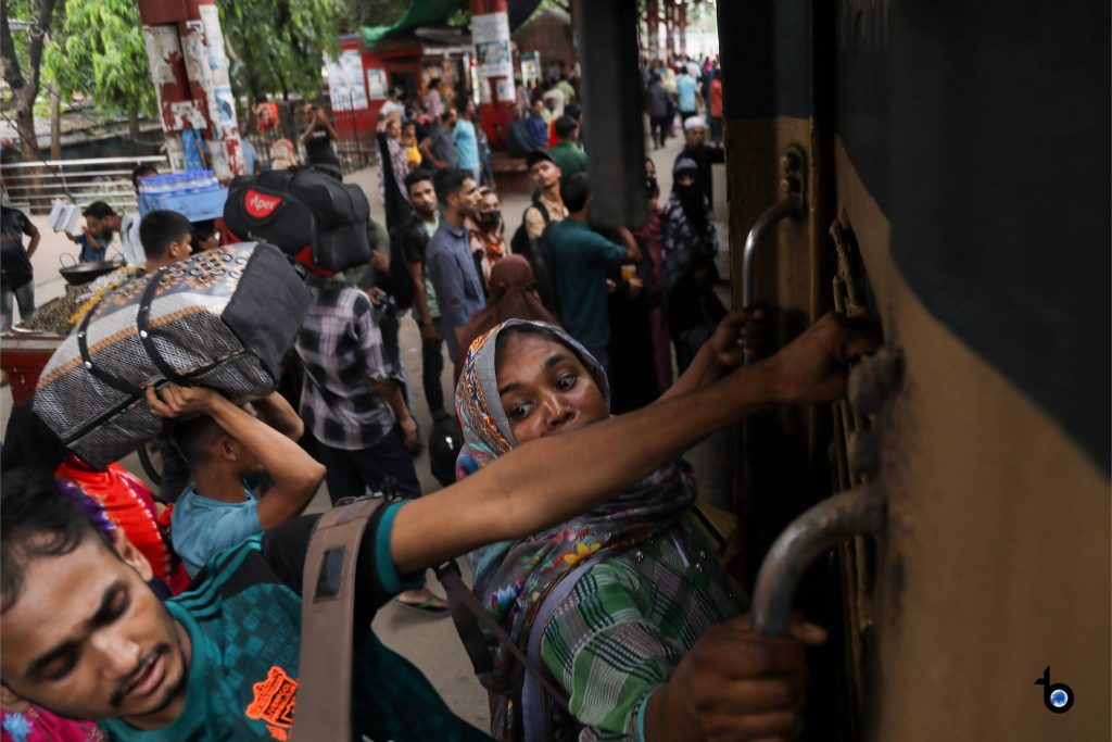 কোভিড-১৯: ফিরতি ট্রেন যাত্রায় মাস্ক পরার অনুরোধ