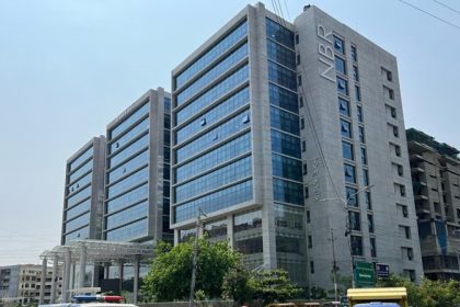 কর কর্মকর্তা বরখাস্ত