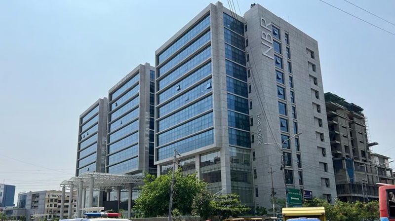 কর কর্মকর্তা বরখাস্ত