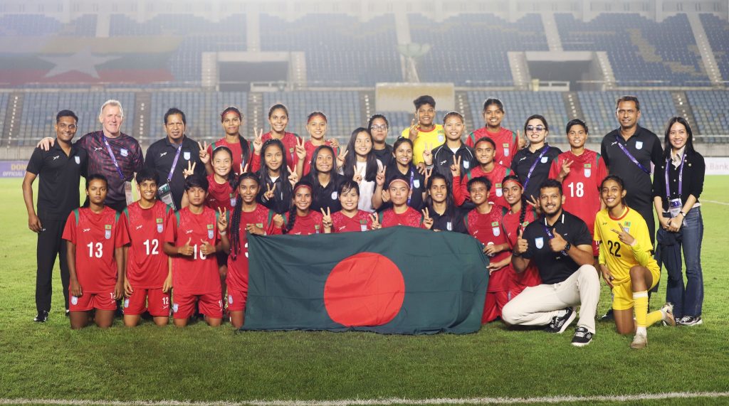 মাঠে আগুন, চোখে অস্ট্রেলিয়া—বাংলাদেশ নারী ফুটবলের নতুন গল্প