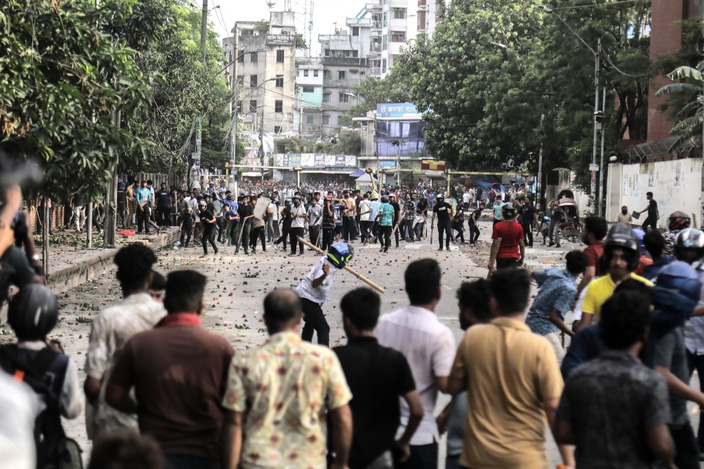 ফটো সাংবাদিকের চোখে হাসিনার পতনকাল