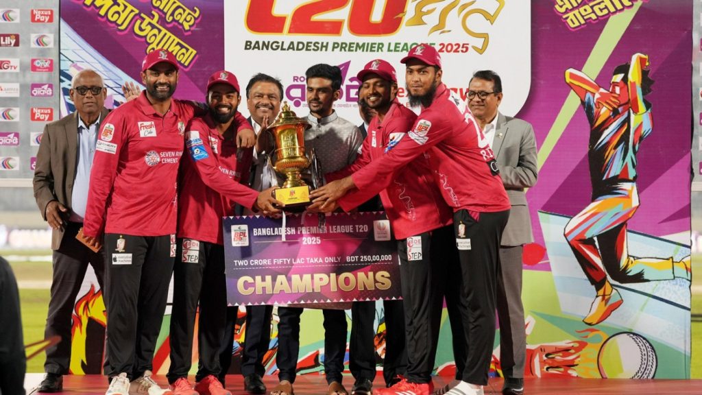 নন্দিত-নিন্দিত বিপিএল: খেলতে পারে বিদেশি দলও