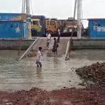 লঞ্চ চলাচল বন্ধ