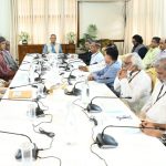 প্রধান উপদেষ্টা ও রাজনৈতিক দল