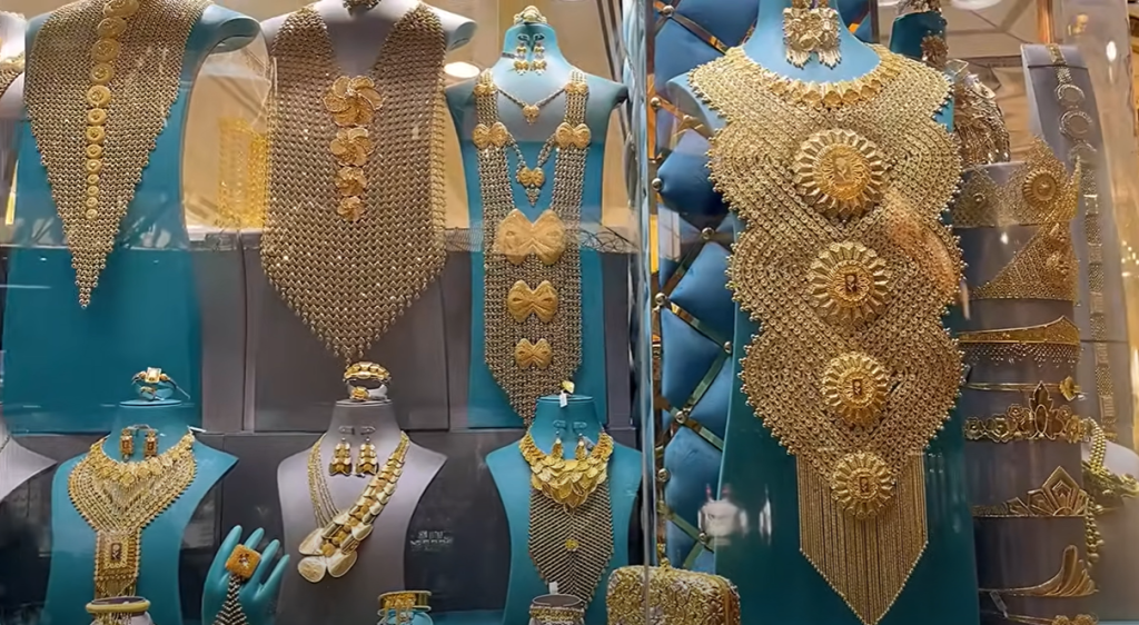 আবারও বেড়েছে সোনার দাম
