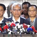 খালেদা জিয়ার সঙ্গে ইসহাক দারের সাক্ষাতের পর তা নিয়ে সাংবাদিকদের ব্রিফ করেন ডা. জাহিদ হোসেন। ছবি: ভিডিও থেকে