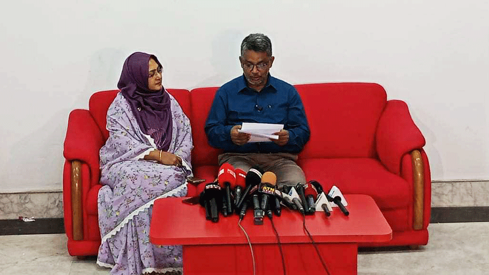 নবাব নওয়াব আলী চৌধুরী সিনেট ভবনে আয়োজিত সংবাদ সম্মেলনে কথা বলছেন ডাকসু নির্বাচনের প্রধান নির্বাচন কমিশনার অধ্যাপক ড. মোহাম্মদ জসীম উদ্দিন। ছবি: টাইমস