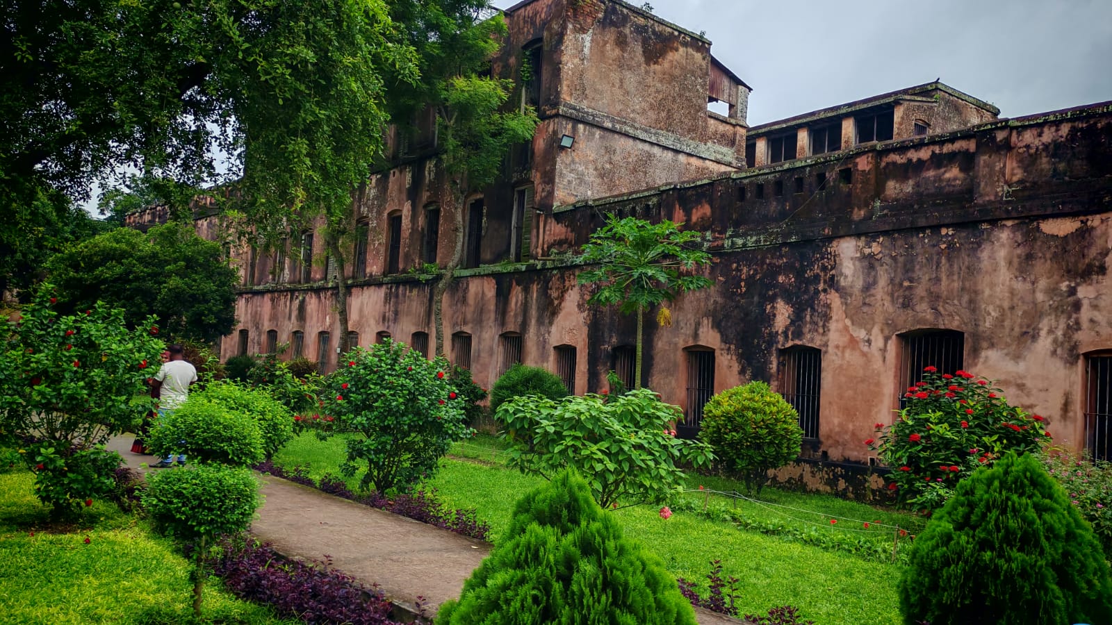 সাটুরিয়া বালিয়াটি প্রাসাদ
