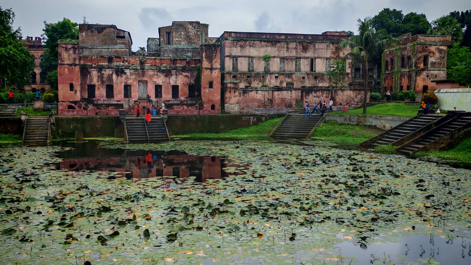 সাটুরিয়া বালিয়াটি প্রাসাদ