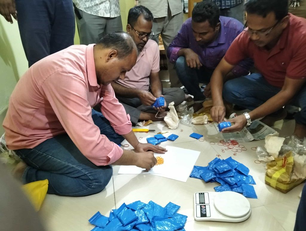 কুরিয়ারে আসা ইয়াবা জব্দ