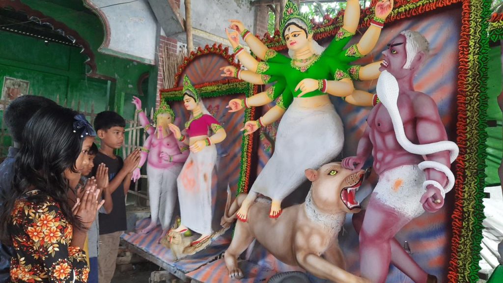 মাগুরায় ৬২১ মন্দিরে হবে দুর্গাপূজা, চলছে শেষ সময়ের প্রস্তুতি