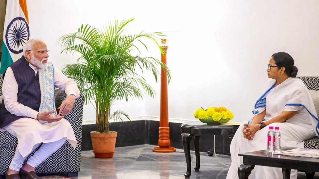 মোদী মমতা মতৈক্যে