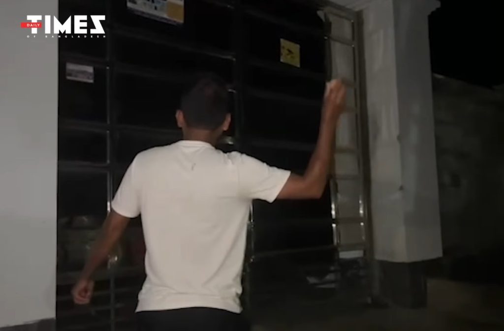 নিউইয়র্কে ডিম ছোড়া উত্তেজনা নড়িয়ায়