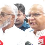 সাবেক রাষ্ট্রপতি ও বিএনপির প্রতিষ্ঠাতা জিয়াউর রহমানের কবরে ফুল দেওয়ার পর সাংবাদিকদের সঙ্গে কথা বলছেন জাহিদ হোসেন। ছবি: ভিডিও থেকে