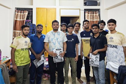 ডাকসু নির্বাচনের জনসংযোগে মাহিন সরকার। ছবি: সংগৃহীত