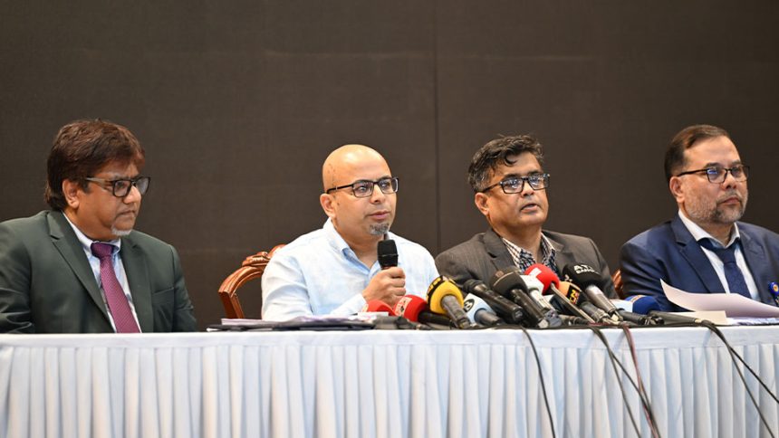 ফরেন সার্ভিস একাডেমিতে আয়োজিত প্রেস ব্রিফিংয়ে প্রধান উপদেষ্টার প্রেস সচিব শফিকুল আলম। ছবি : বাসস
