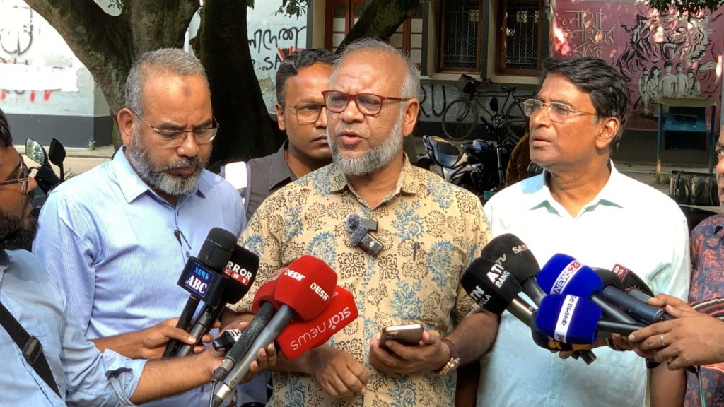 রাবিতে বিএনপিপন্থী শিক্ষকদের ‘কমপ্লিট শাটডাউন’ স্থগিত
