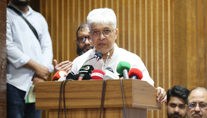 উৎপাদিত চিনি মজুত থাকলে আমদানি নয়: শিল্প উপদেষ্টা