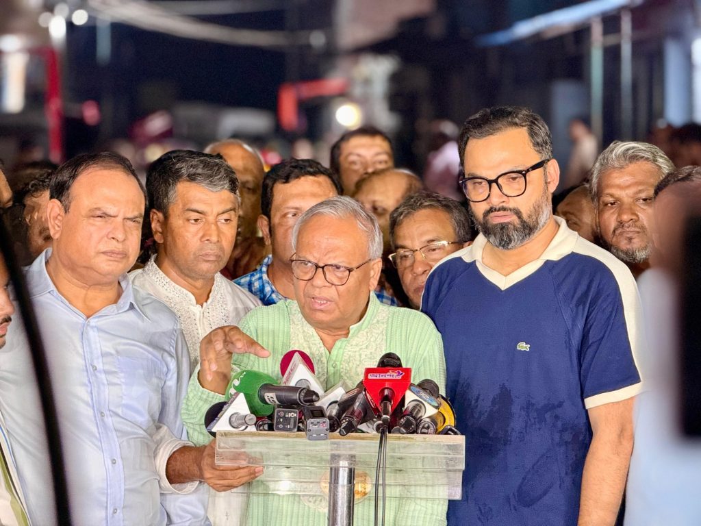 মিরপুরে আগুন: নিহতের পরিবারকে অনুদান দেবে বিএনপি ও জামায়াত