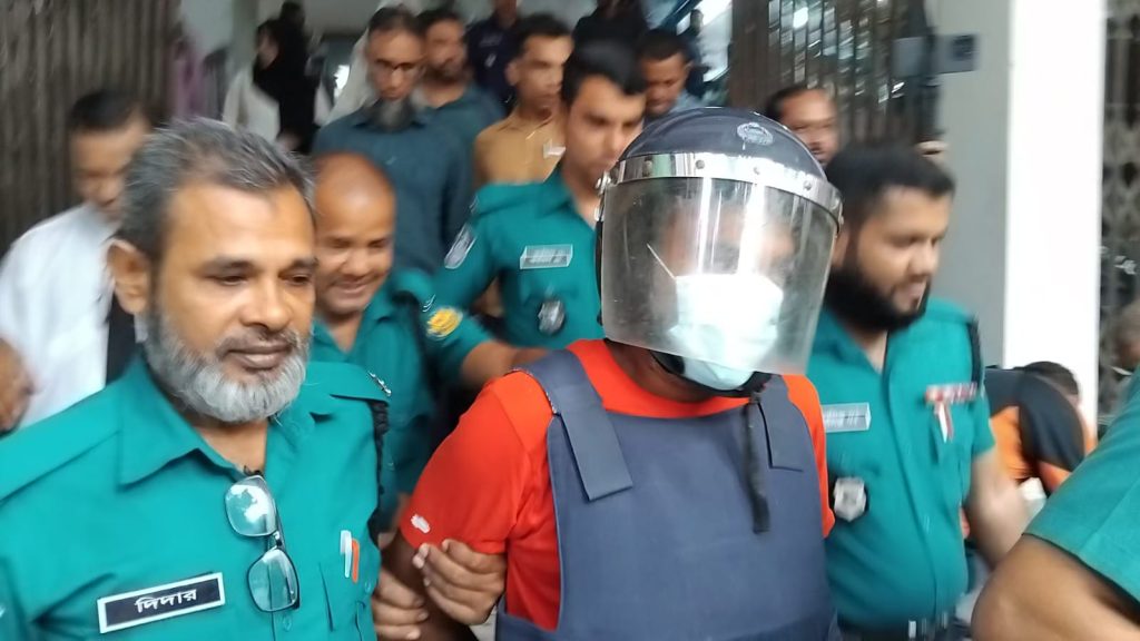 দুর্নীতি মামলায় সাবেক ভূমিমন্ত্রীর তিন সহযোগী রিমান্ডে