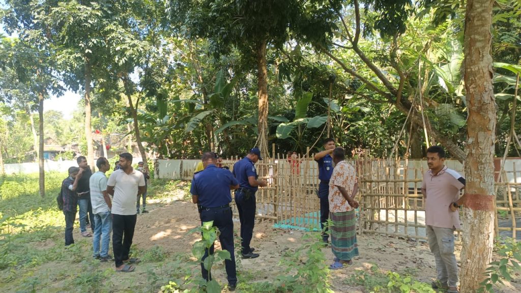 চুয়াডাঙ্গায় ‘স্পিরিট পানে’ মৃত্যু: কবর থেকে ৪ মরদেহ উত্তোলন