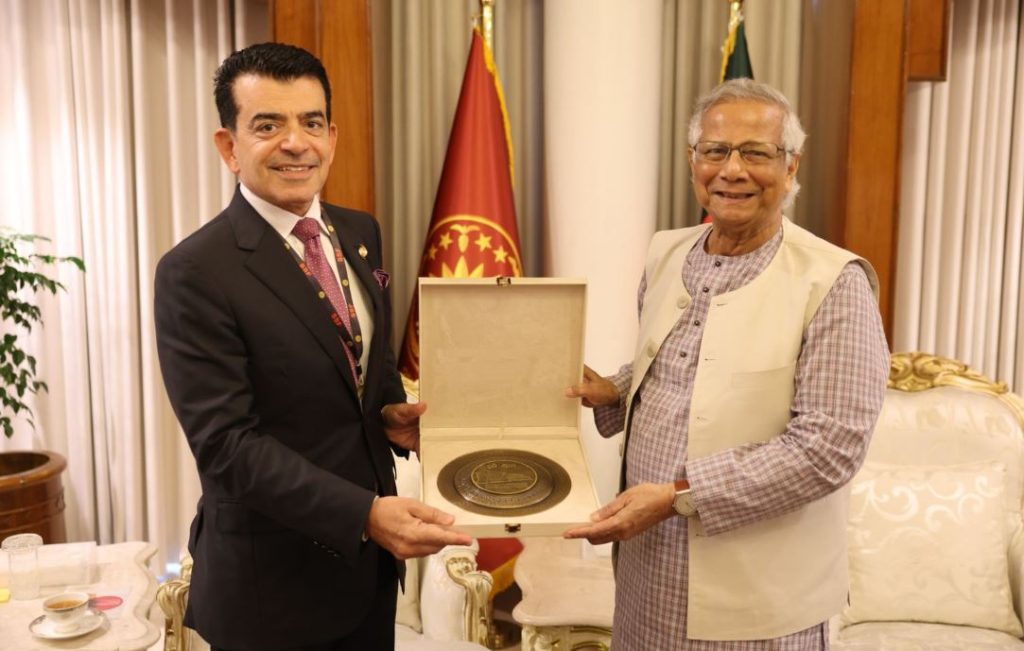 প্রধান উপদেষ্টার সঙ্গে আইসেস্কো মহাপরিচালকের সাক্ষাৎ