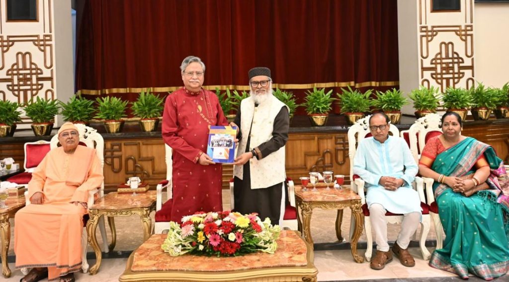 সনাতন ধর্মাবলম্বীদের সঙ্গে রাষ্ট্রপতির শুভেচ্ছা