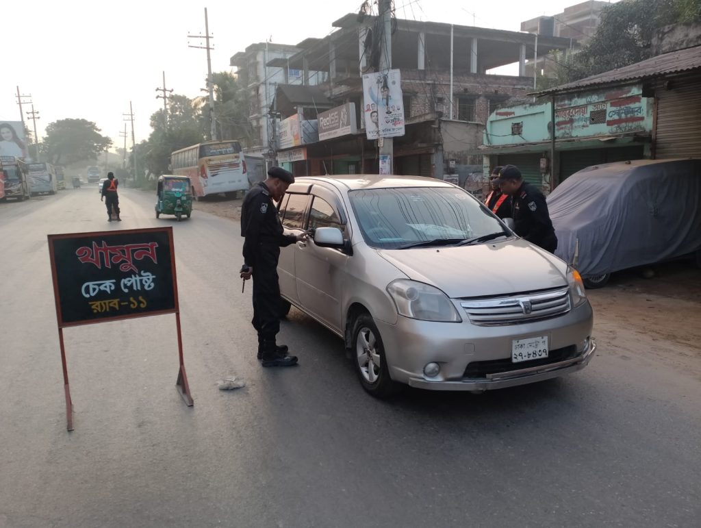 কুমিল্লায় নিরাপত্তা জোরদারে র্যাবের টহল ও চেকপোস্ট