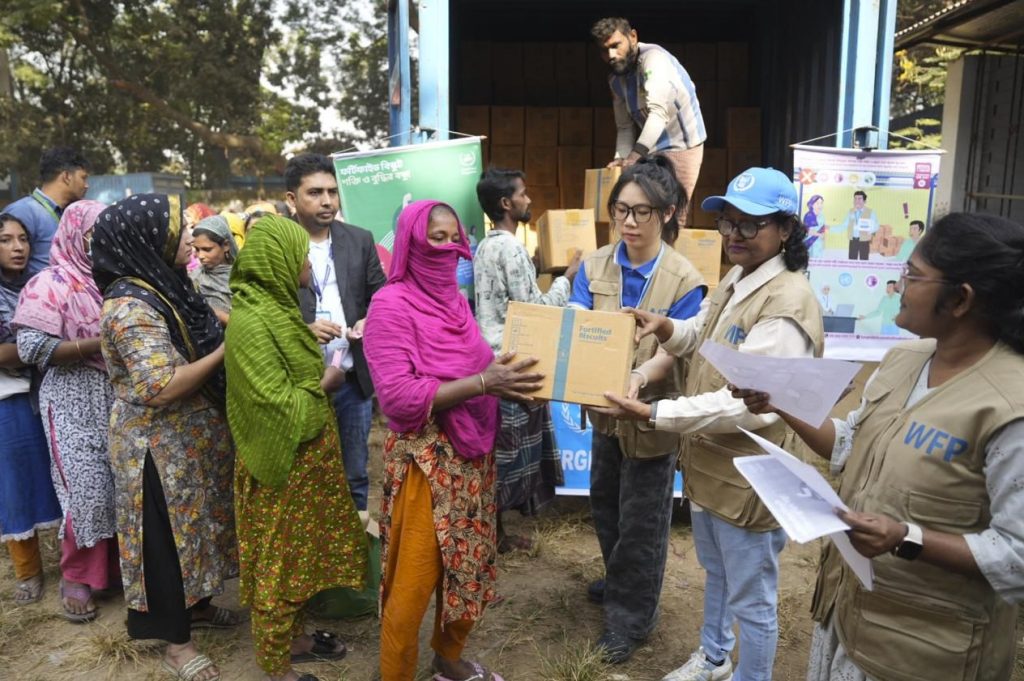 কড়াইলের আগুনে ক্ষতিগ্রস্তদের ডব্লিউএফপির জরুরি খাদ্য সহায়তা আগুন