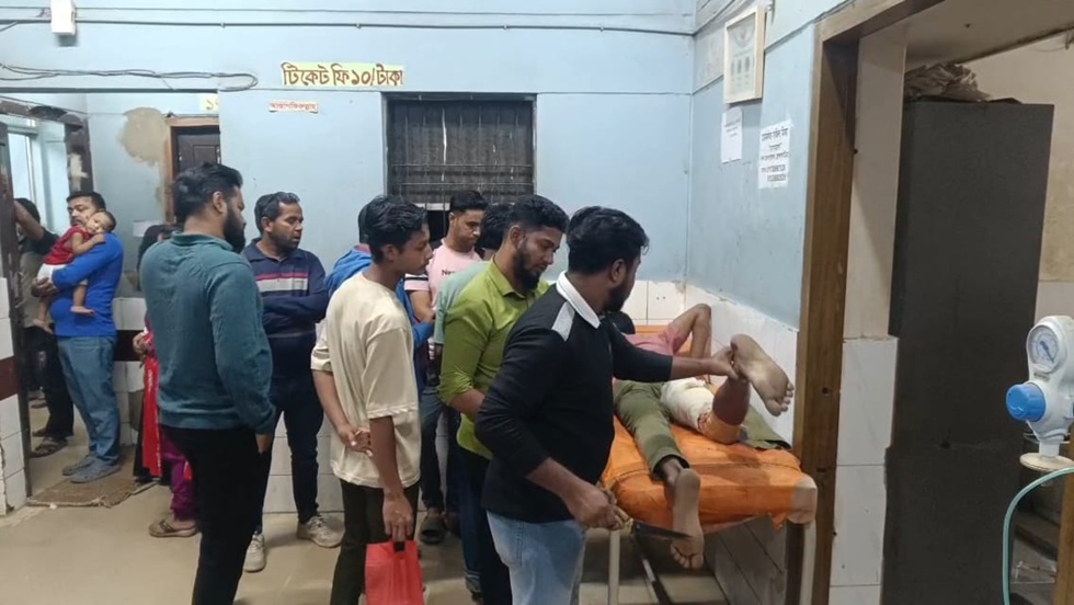 ব্রাহ্মণবাড়িয়ায় দুই পক্ষের সংঘর্ষে গুলিবিদ্ধ ৩