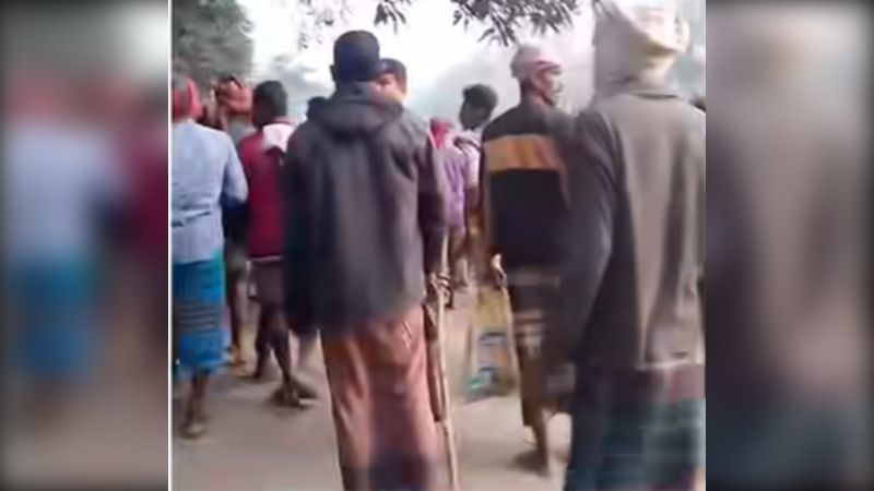 বিয়েতে দাওয়াত না দেওয়ায় সংঘর্ষ, আহত ১০