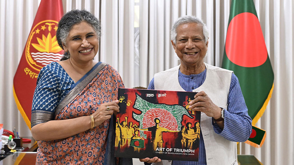 দেশের সংকটে ভূমিকা নেওয়ায় হুমা খানের প্রশংসা প্রধান উপদেষ্টার