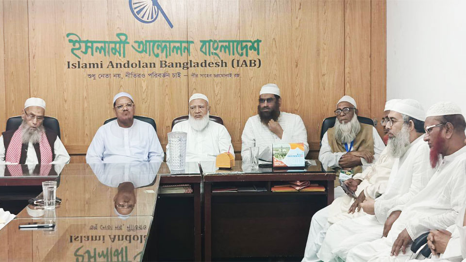 আগে গণভোট চাইতে প্রধান উপদেষ্টার কাছে যেতে চায় ৮ দল