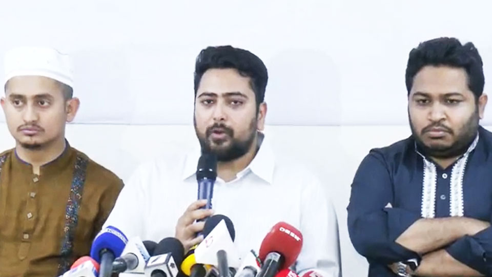 এক মাসের মধ্যে শেখ হাসিনার ফাঁসি কার্যকরের দাবি নাহিদের