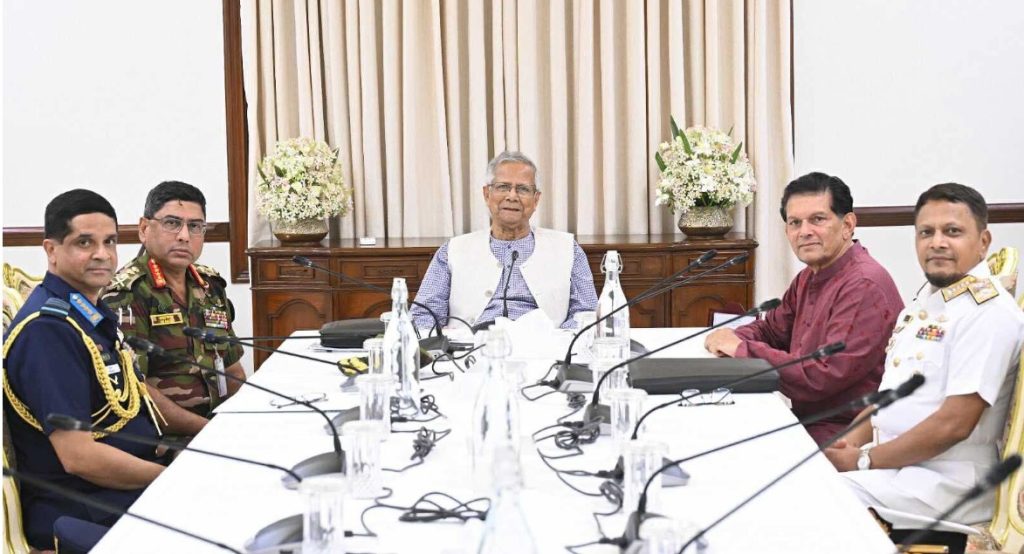 নির্বাচন শান্তিপূর্ণ করতে তিন বাহিনী প্রধানকে নির্দেশনা প্রধান উপদেষ্টার নির্বাচন