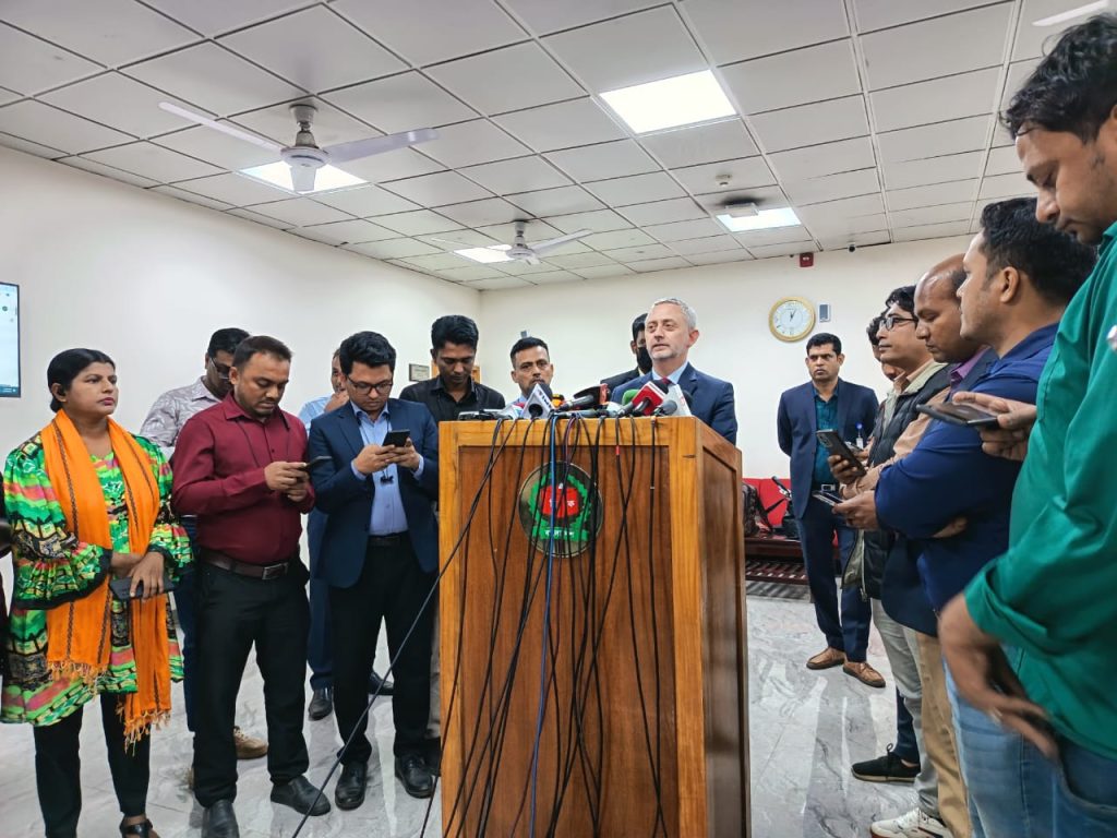 নির্বাচন