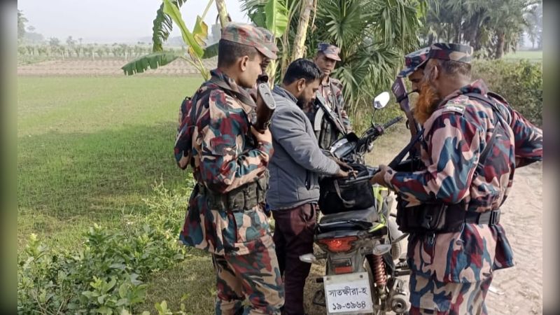 খুলনায় এনসিপি নেতাকে গুলির পর যশোর সীমান্তে কড়াকড়ি