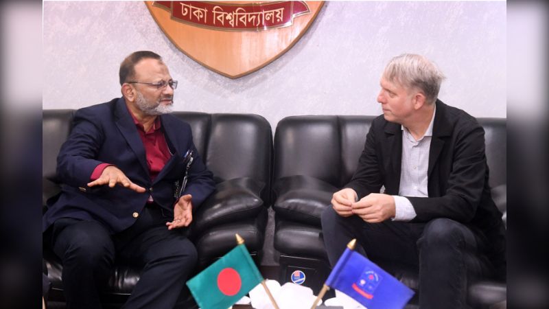 ঢাবি উপাচার্য ও অস্ট্রেলিয়া বিশ্ববিদ্যালয় অধ্যাপকের বৈঠক