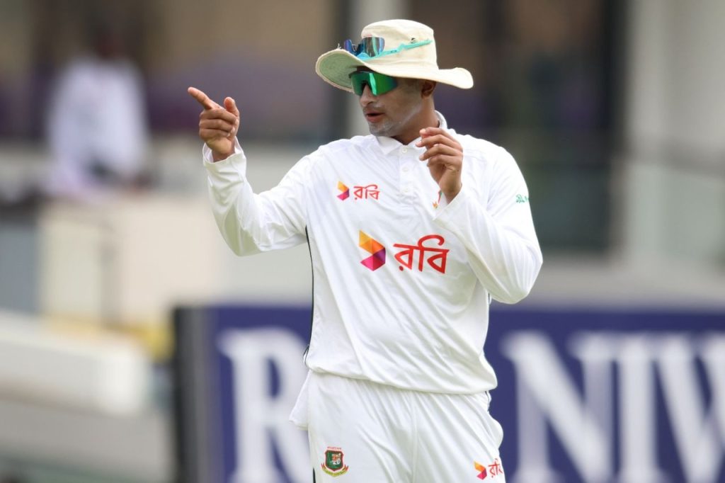 সাকিবের দেশে ফেরা