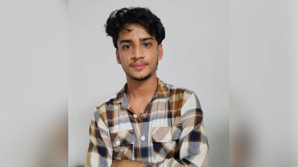 স্মৃতিসৌধে ফুল দিতে গিয়ে আটক ছাত্রলীগকর্মীর বিরুদ্ধে মামলা ছাত্রলীগ