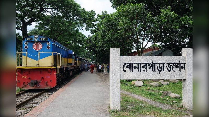 গাইবান্ধায় ট্রেনে কাটা পড়ে যুবকের মৃত্যু