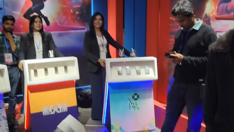ডাকসুর কনসার্টে বিনামূল্যে সিগারেট বিতরণ ও স্লোগান ঘিরে বিতর্ক