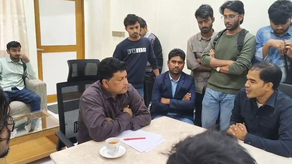 চবি: ১৫ মাসের নিয়োগের তথ্য চেয়ে ছাত্রদলের আলটিমেটাম