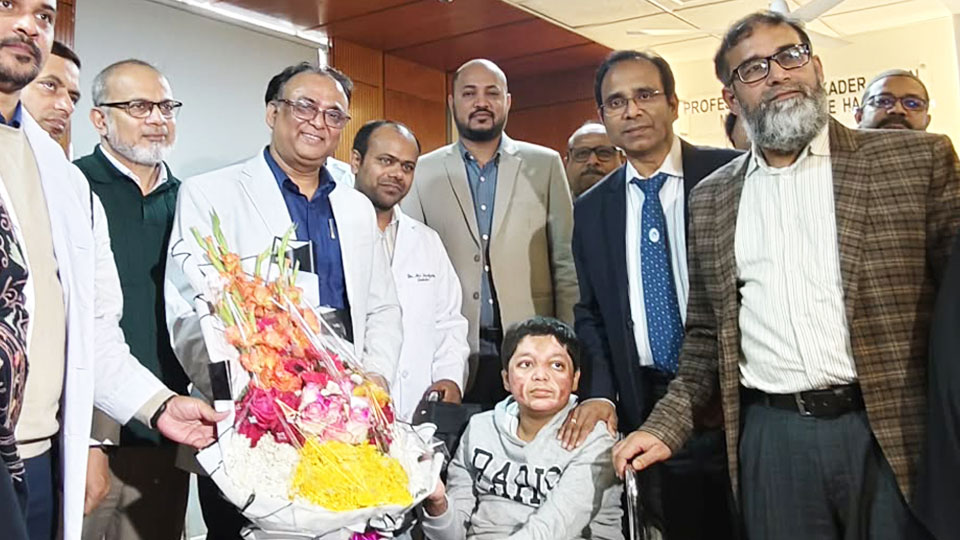 মাইলস্টোন ট্র্যাজেডি: ৭ মাস পর বাড়ি ফিরল শিশু আবিদুর