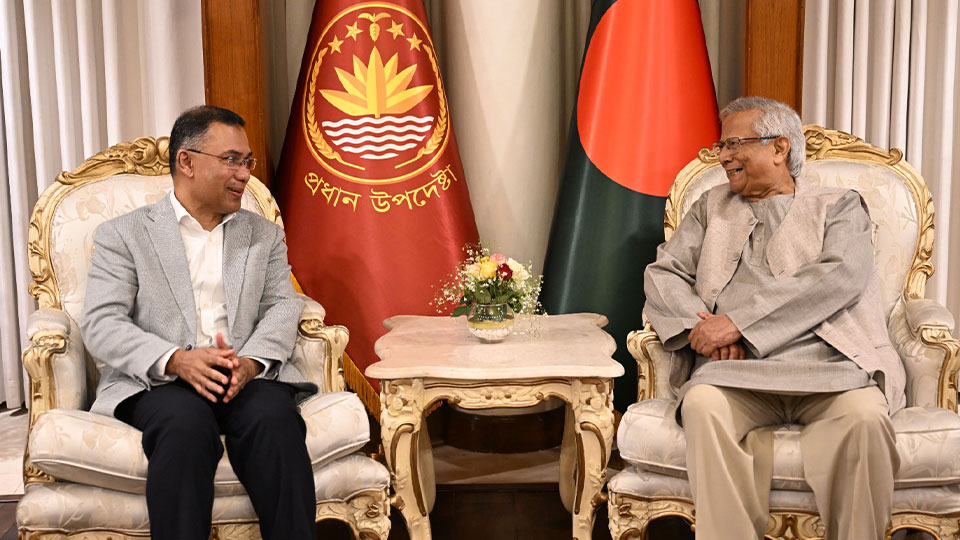 প্রধান উপদেষ্টার সঙ্গে সপরিবারে তারেক রহমানের সাক্ষাৎ
