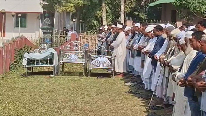 উত্তরায় অগ্নিকাণ্ড: নিহত ৩ জনের দাফন কুমিল্লায়