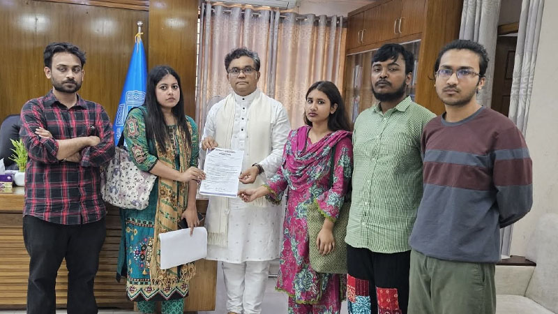 জাবিতে শিক্ষার্থী নির্যাতন: প্রশাসনের কাছে ছাত্র ইউনিয়নের স্মারকলিপি